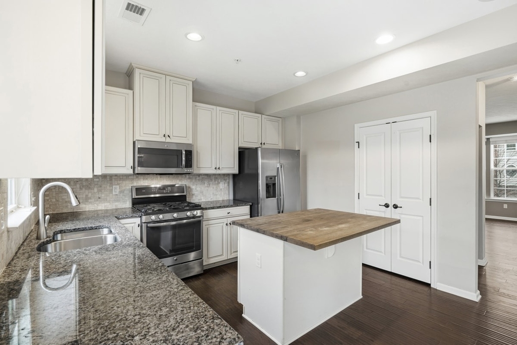 1204 Pointe View Drive - Photo 15