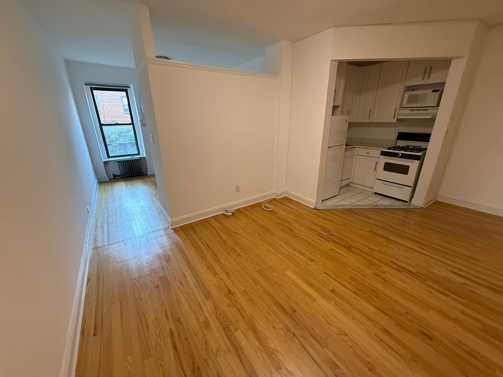 165 East 83rd Street - Photo 5