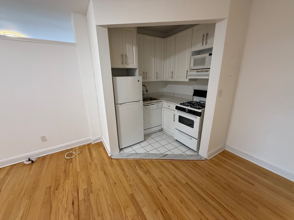 165 East 83rd Street - Photo 1