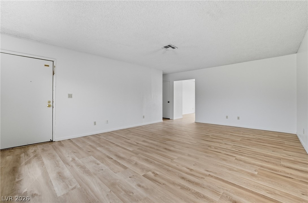 4732 Lakestream Avenue - Photo 7