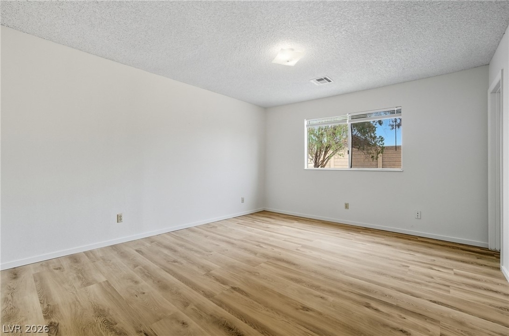 4732 Lakestream Avenue - Photo 9
