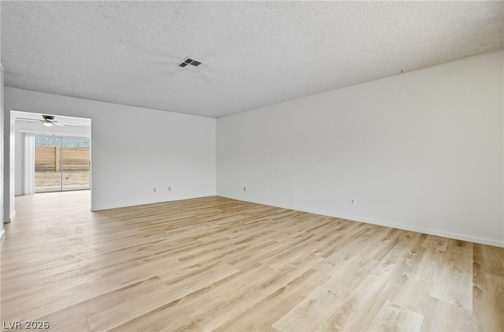 4732 Lakestream Avenue - Photo 6