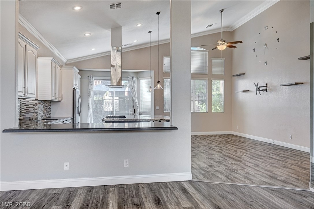 9409 Calico Garden Avenue - Photo 7