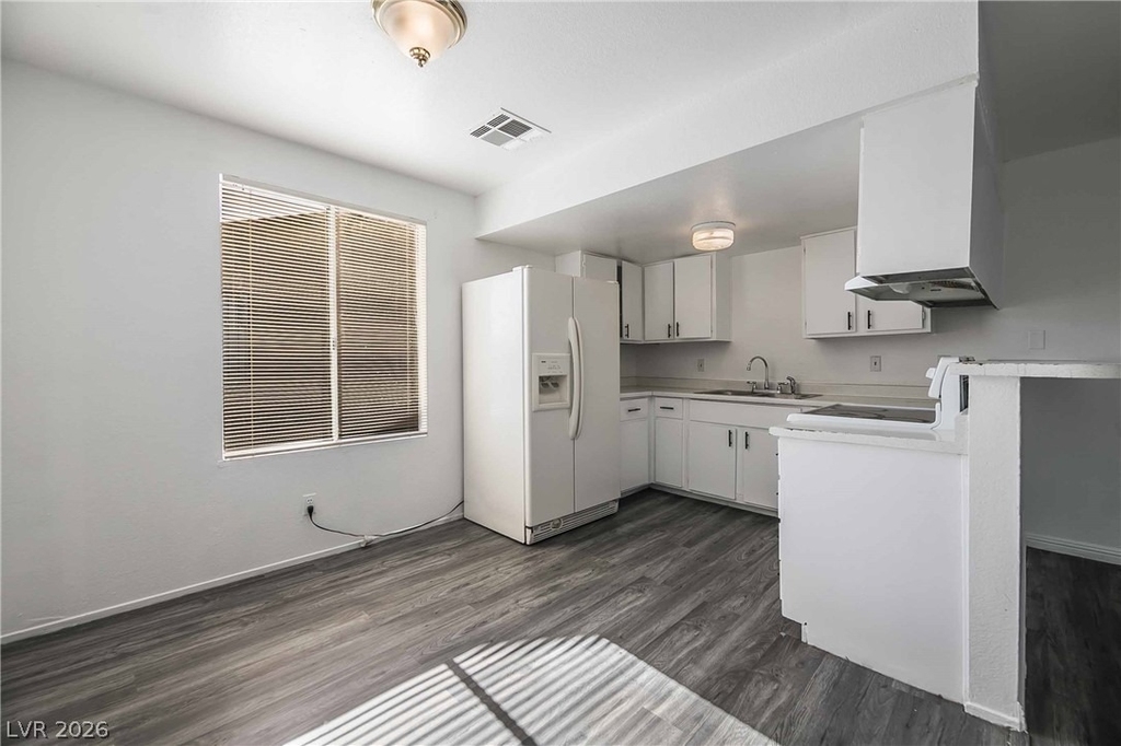 4721 Cessna Avenue - Photo 7