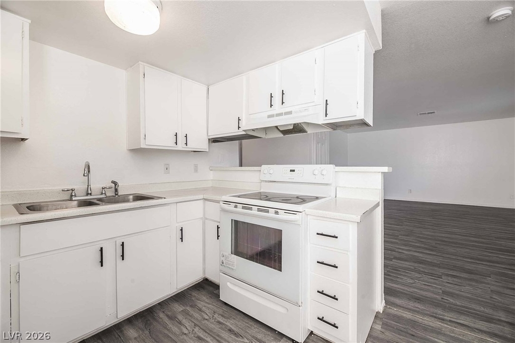 4721 Cessna Avenue - Photo 6