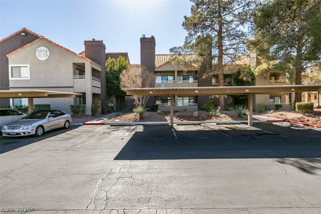 5054 S Rainbow Boulevard - Photo 1