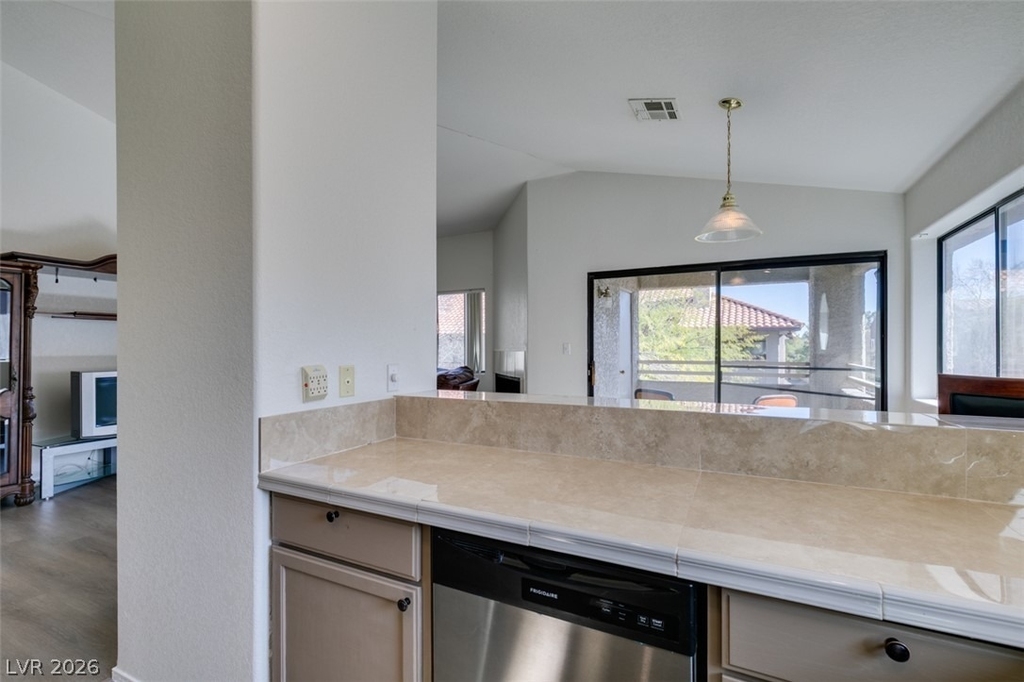 5054 S Rainbow Boulevard - Photo 17