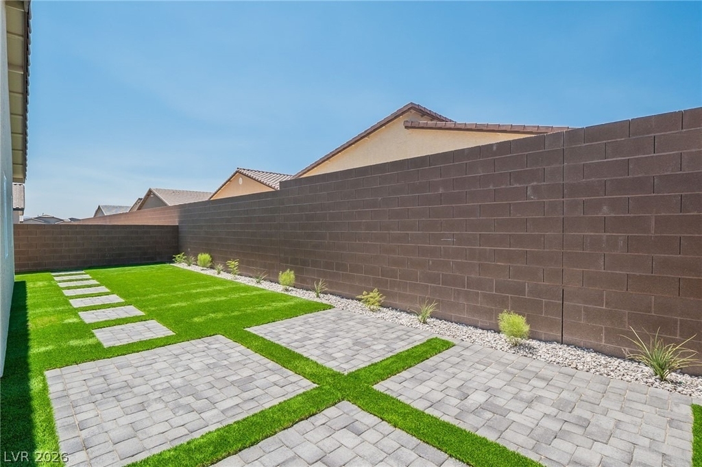 1691 Douglas Creek Street - Photo 34