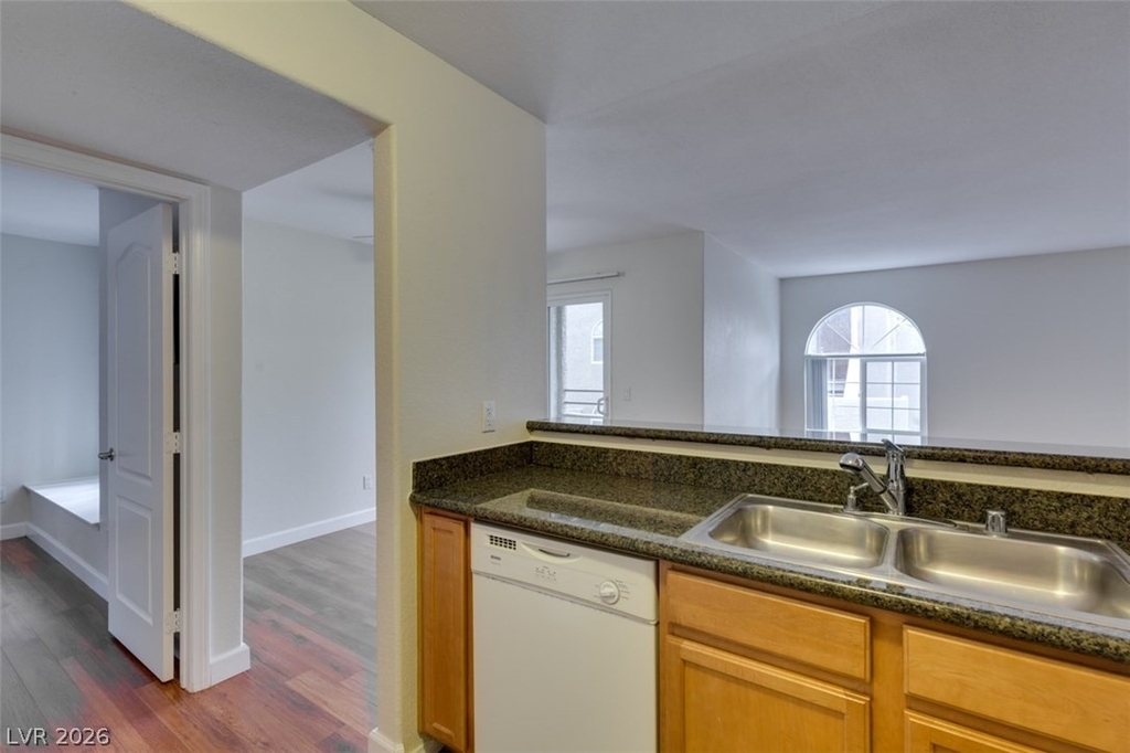 9325 W Desert Inn Road - Photo 22