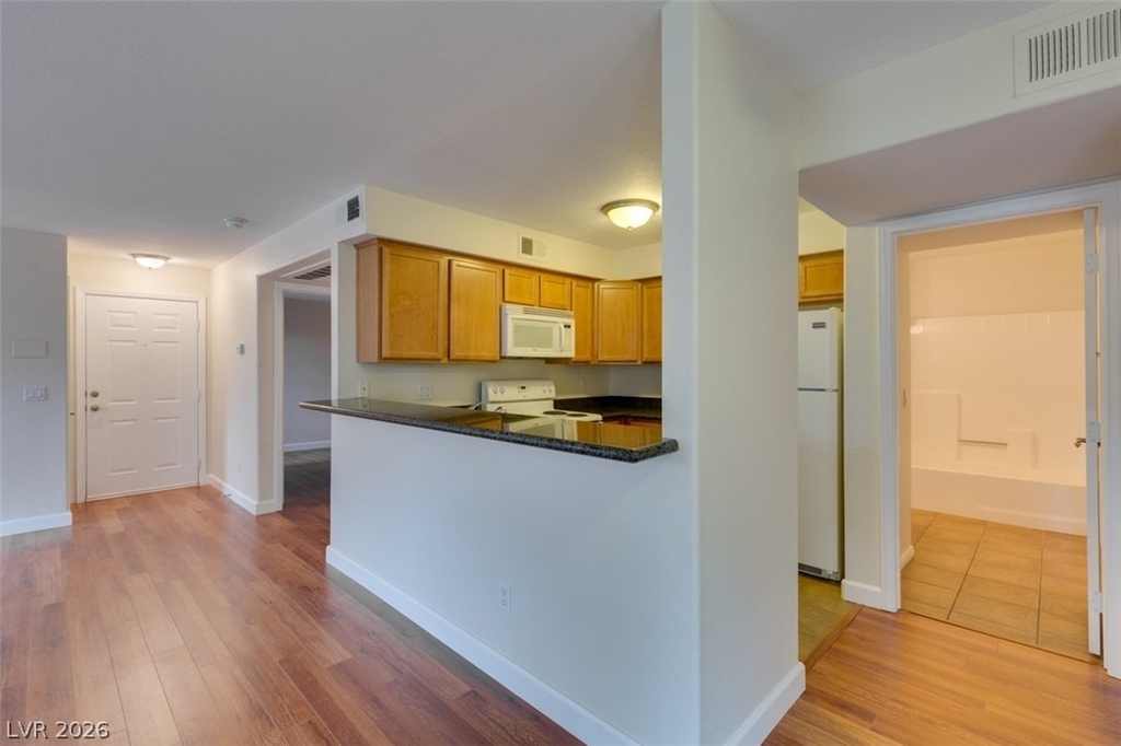 9325 W Desert Inn Road - Photo 17