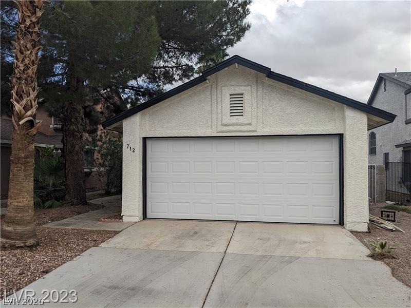 712 Brenner Way - Photo 0