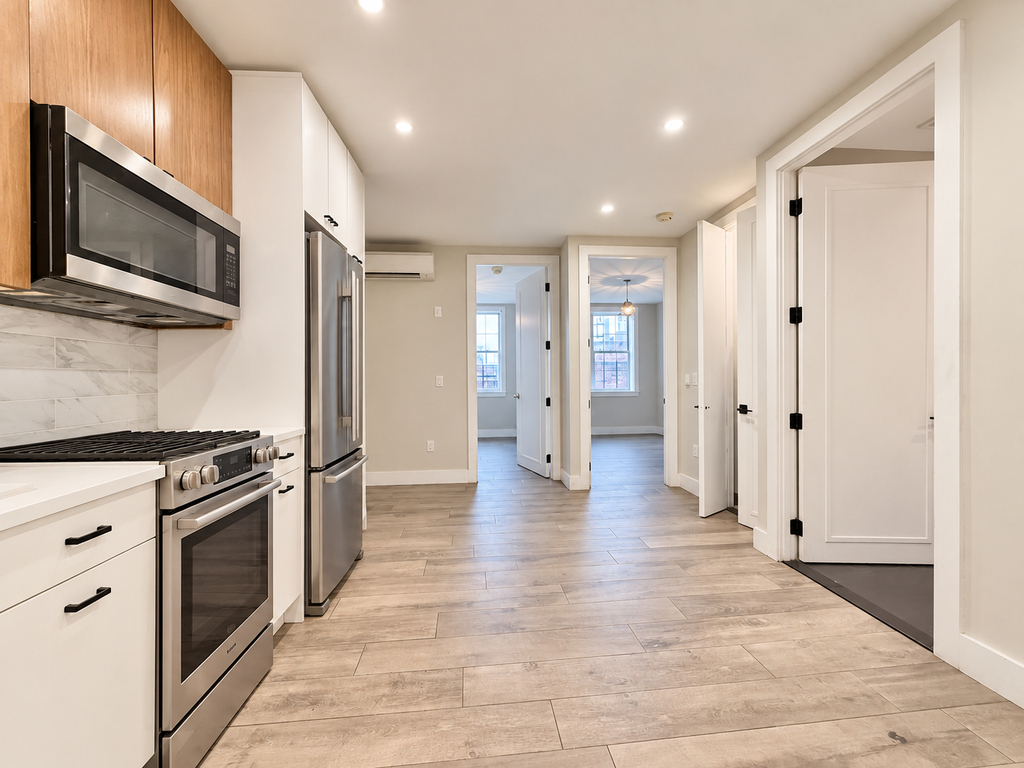 150 Martense Street - Photo 7