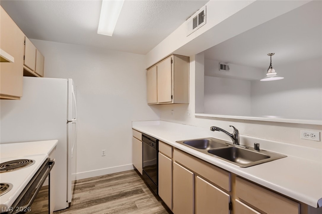 1150 N Buffalo Drive - Photo 11