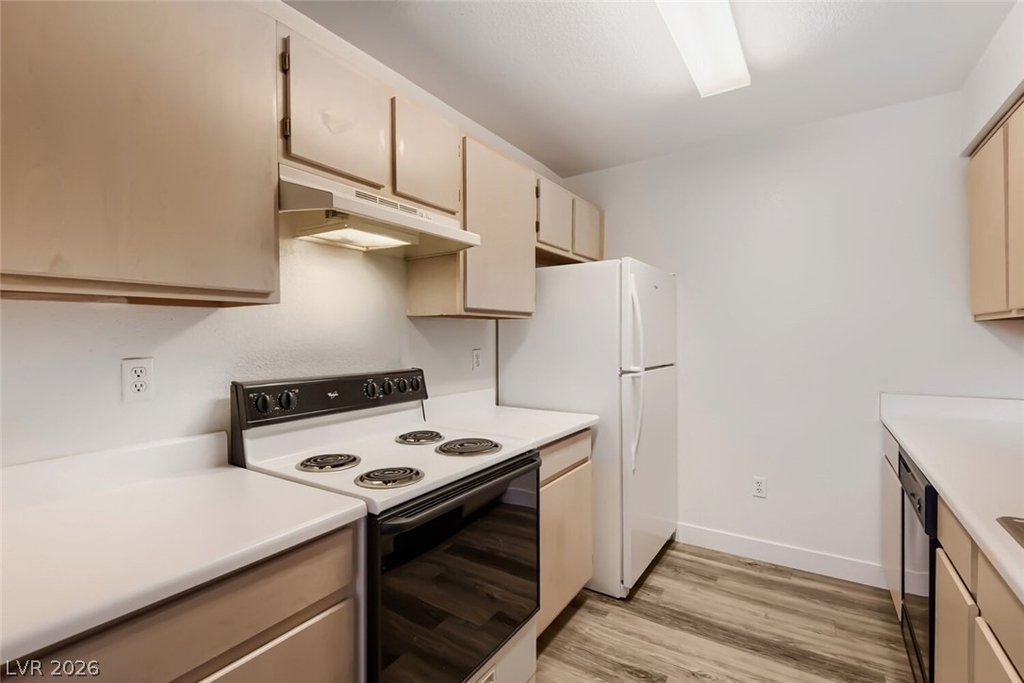 1150 N Buffalo Drive - Photo 3