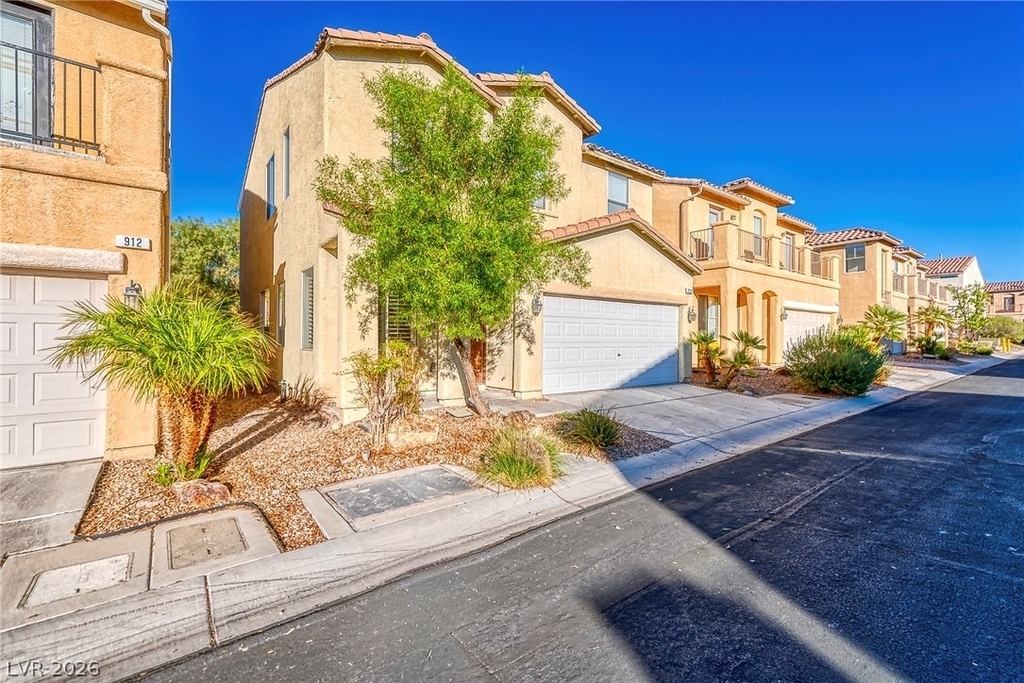 916 Shining Rose Place - Photo 2