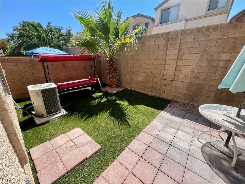 8233 Strawberry Spring Street - Photo 5