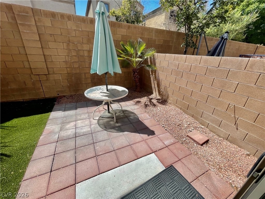 8233 Strawberry Spring Street - Photo 4