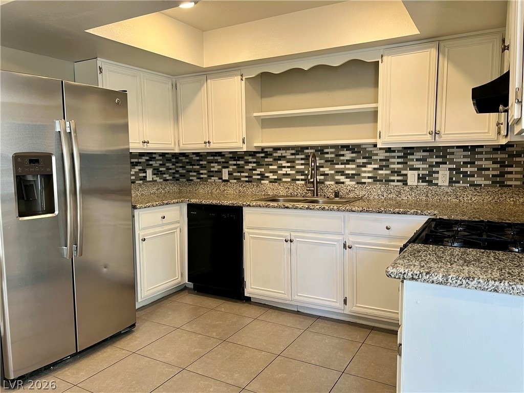 5576 W Rochelle Avenue - Photo 2