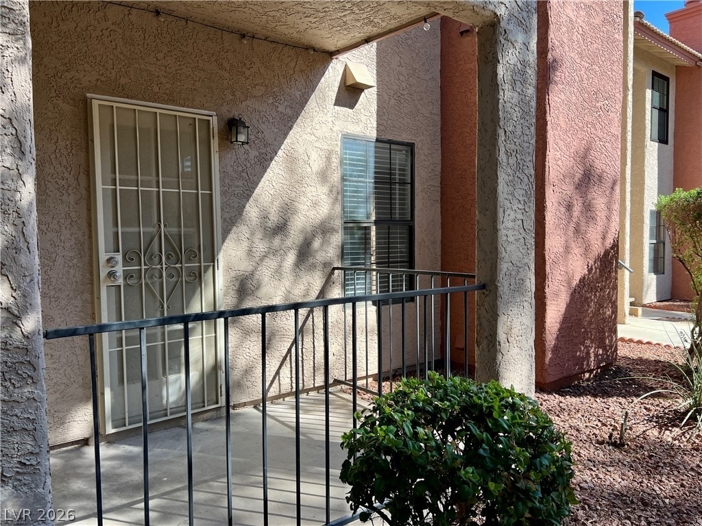 5576 W Rochelle Avenue - Photo 17
