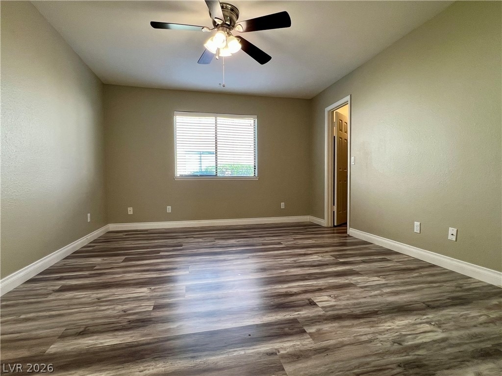 5576 W Rochelle Avenue - Photo 4