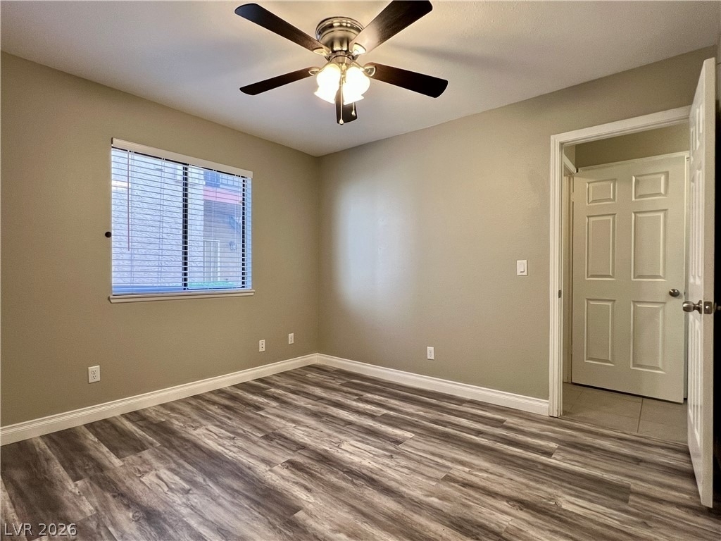 5576 W Rochelle Avenue - Photo 11