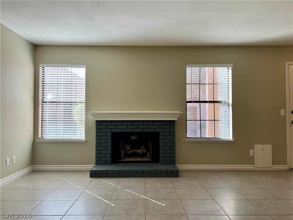 5576 W Rochelle Avenue - Photo 1