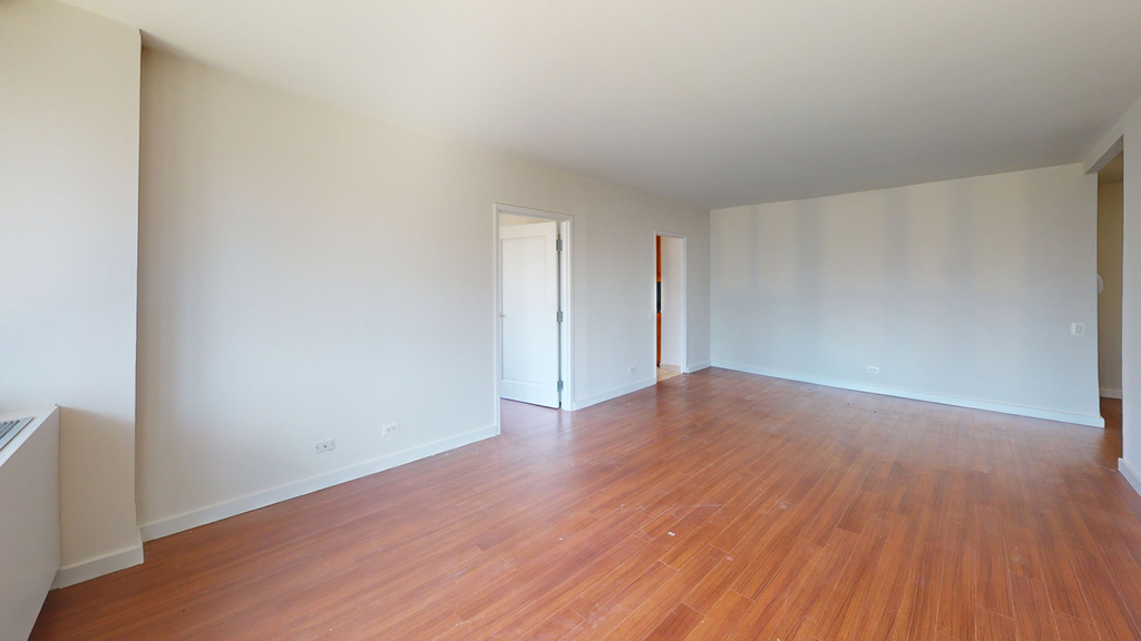 401 E 34th St - Photo 4