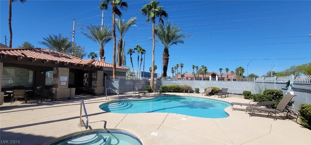 5525 W Flamingo Road - Photo 18