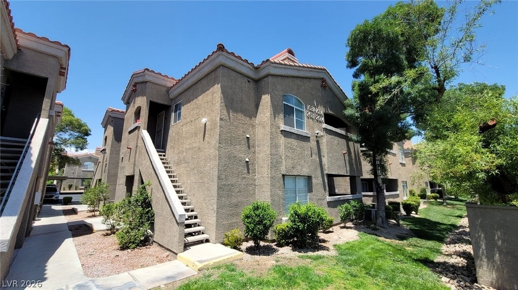 5525 W Flamingo Road - Photo 0