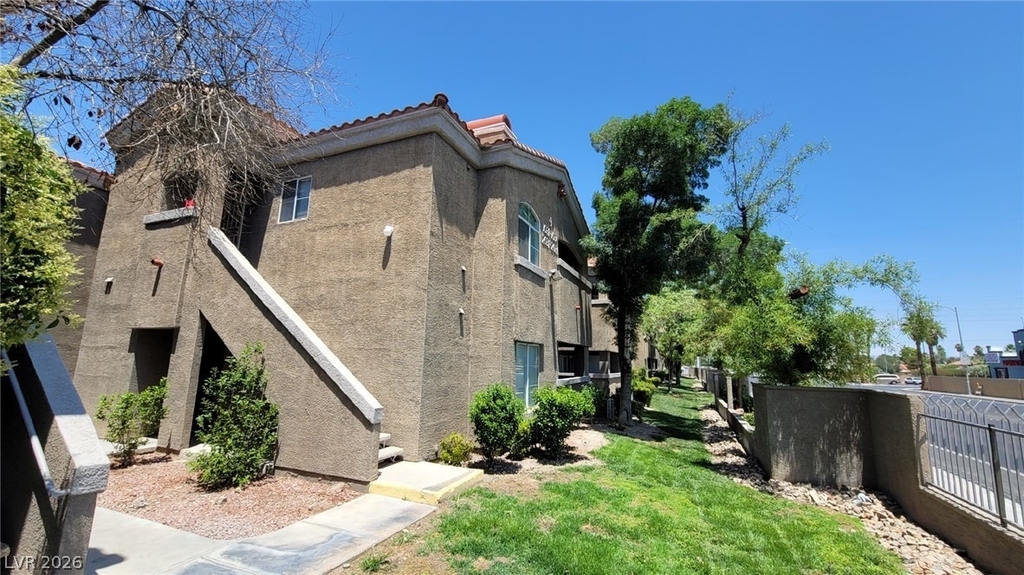 5525 W Flamingo Road - Photo 1