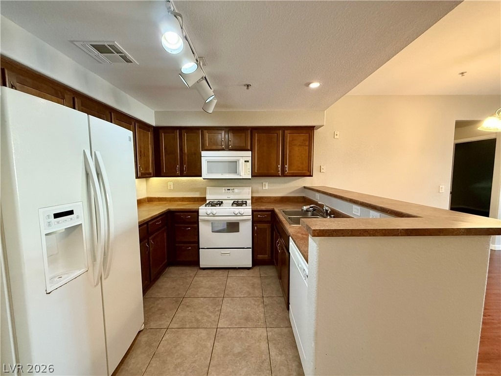 8777 W Maule Avenue - Photo 3