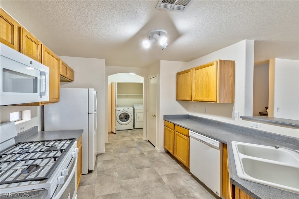 4816 Englewood Avenue - Photo 3