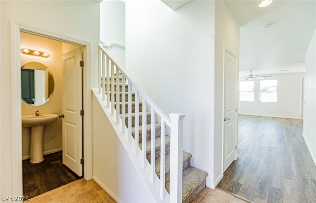 1911 Luxor Lights Avenue - Photo 4