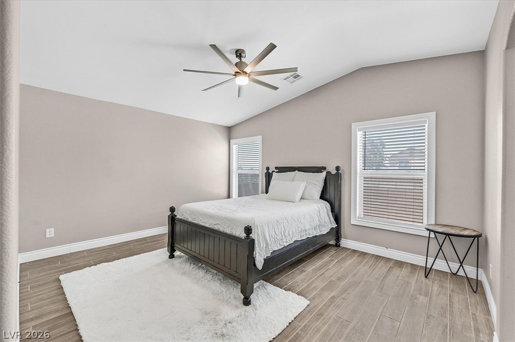 1464 Amitola Avenue - Photo 10