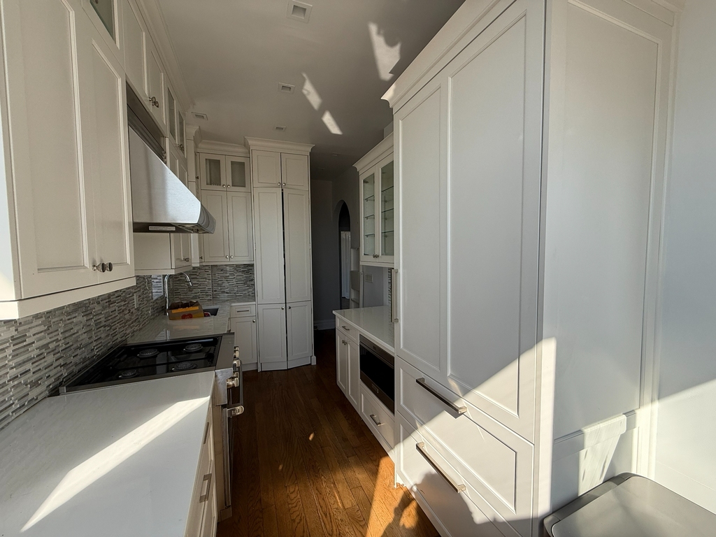 2nd Avenue - Photo 2