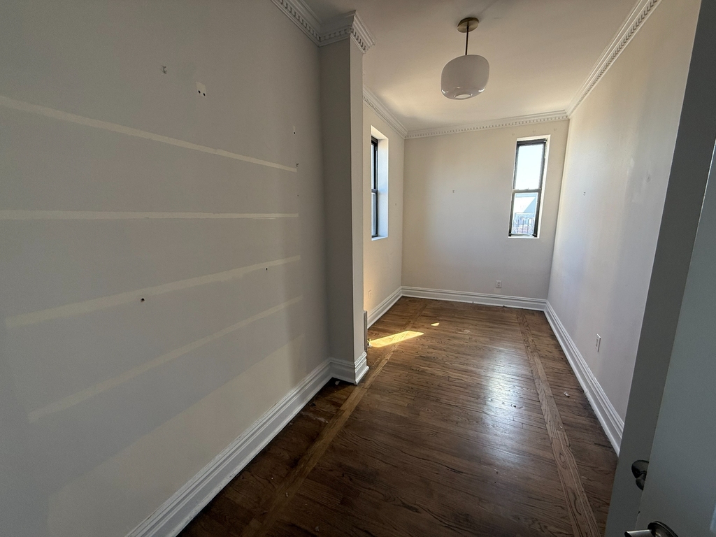 2nd Avenue - Photo 8