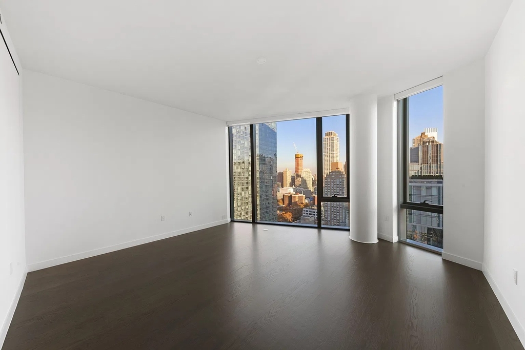 645 West 59th Street - Photo 9