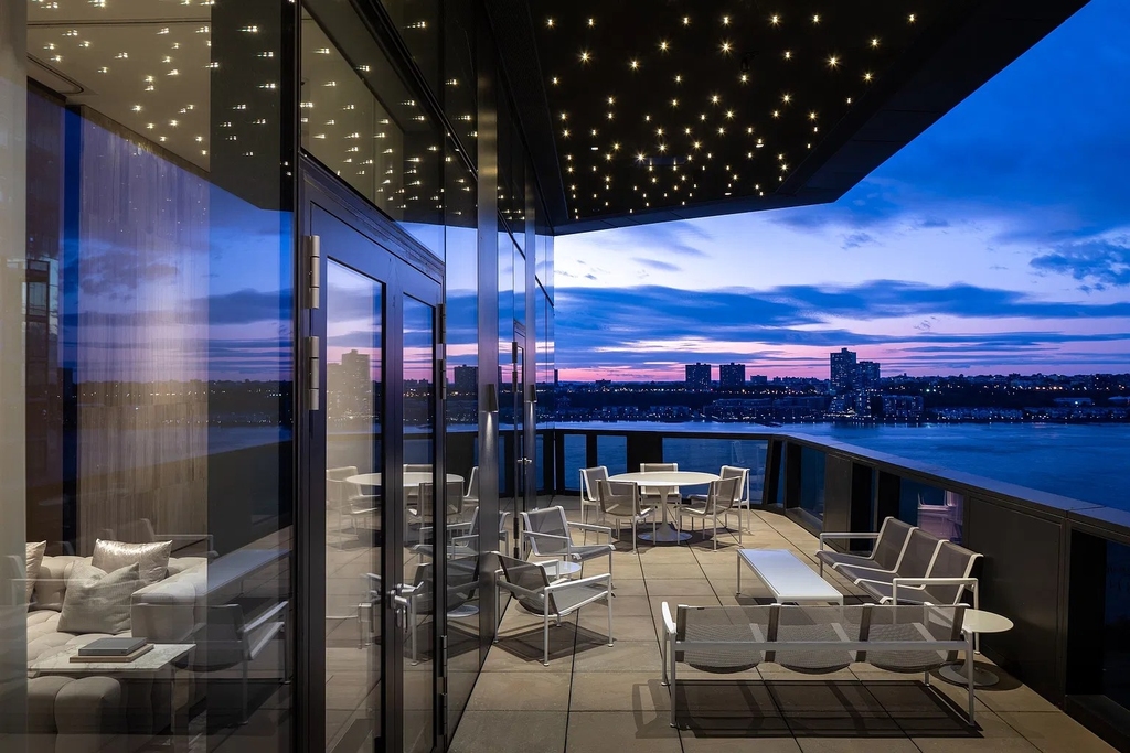 645 West 59th Street - Photo 18