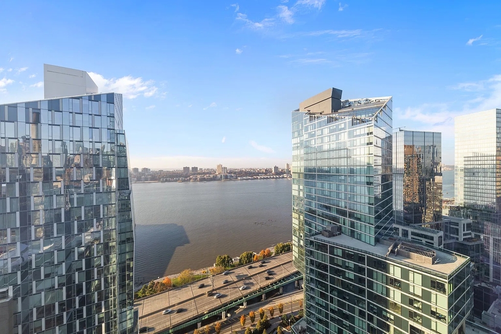 645 West 59th Street - Photo 7