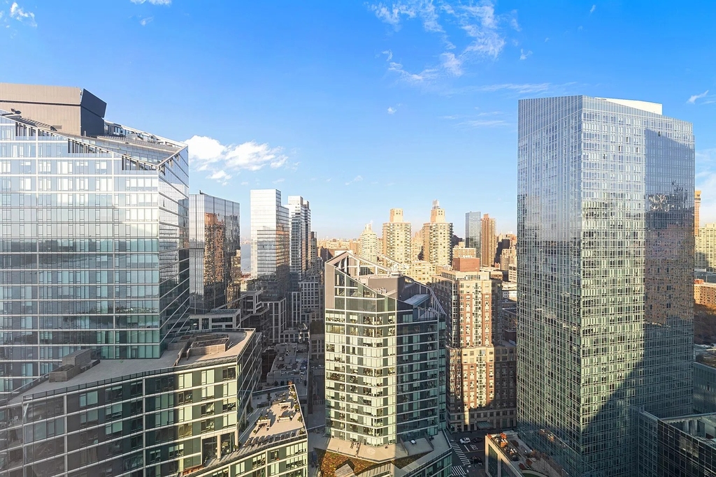 645 West 59th Street - Photo 8