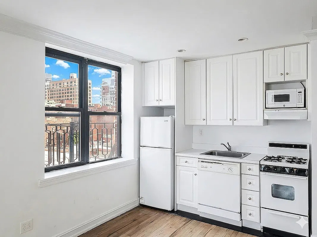 238 East 36th Street - Photo 1