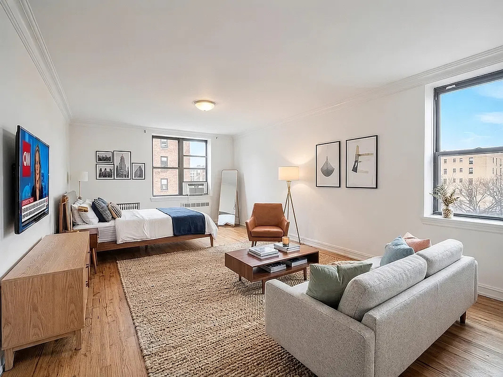238 East 36th Street - Photo 0