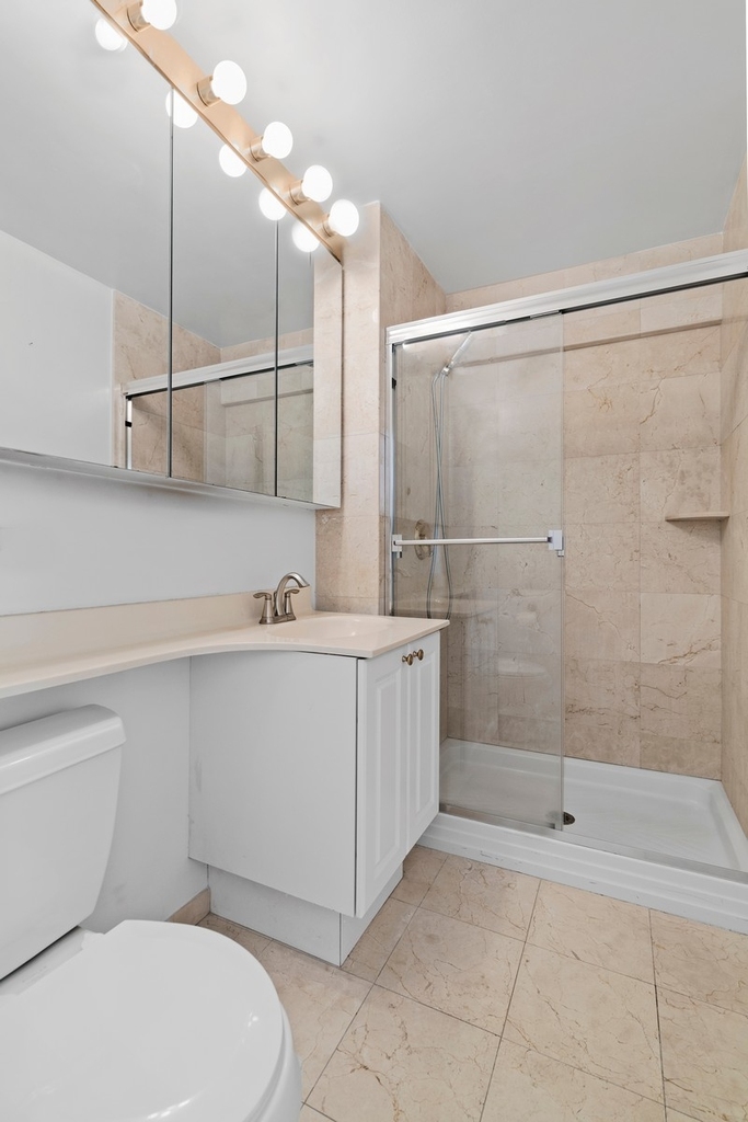425 East 63rd Street - Photo 6
