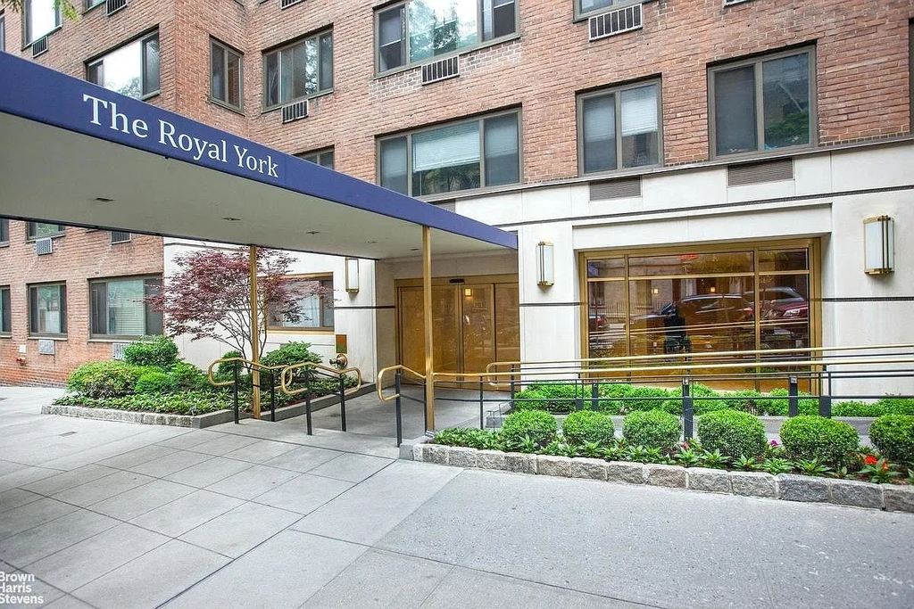 425 East 63rd Street - Photo 9