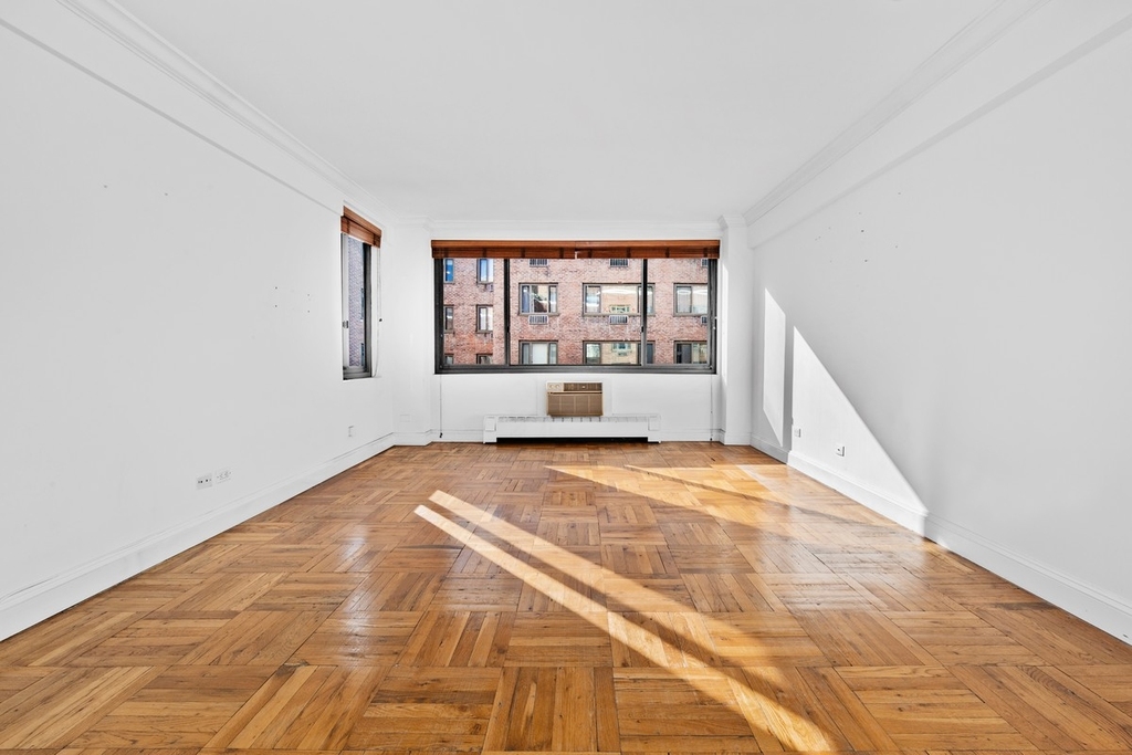 425 East 63rd Street - Photo 0