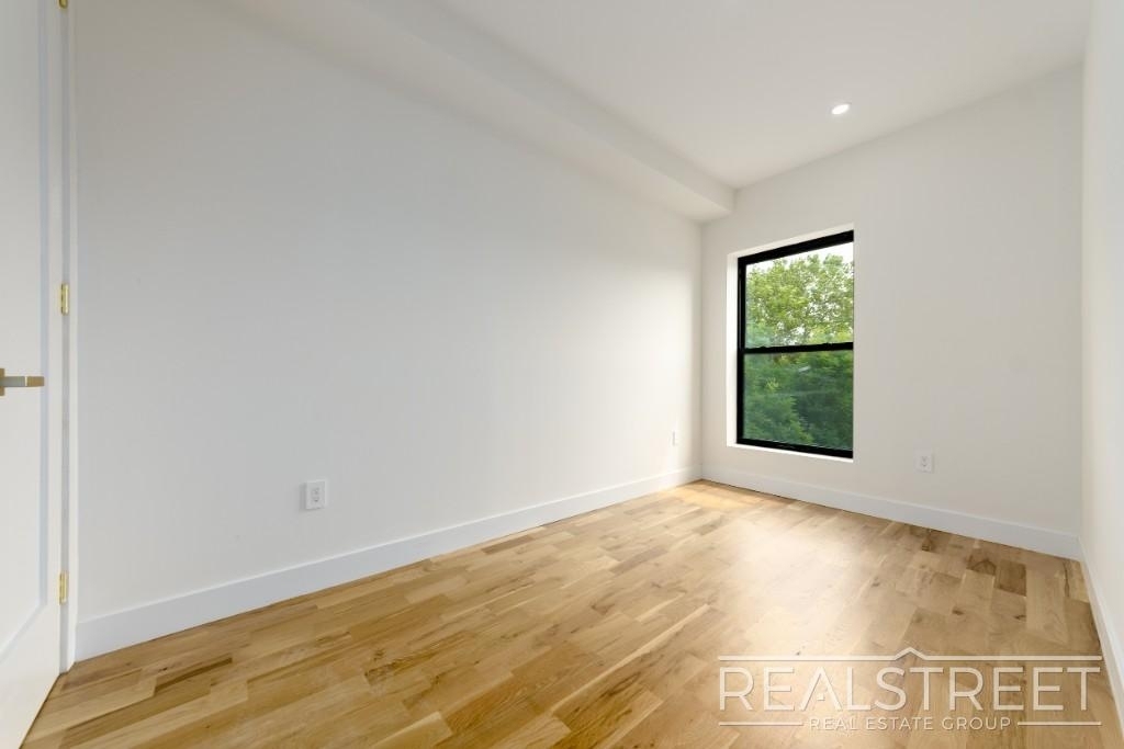 1267 Bergen Street - Photo 1