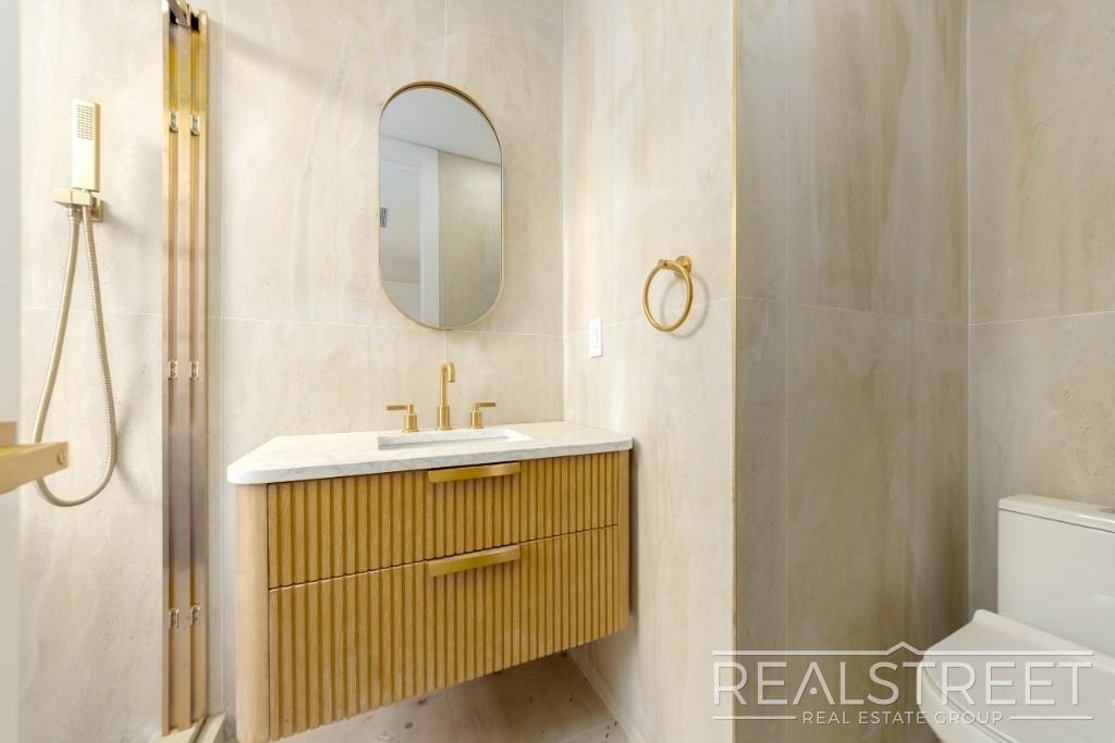 1267 Bergen Street - Photo 4