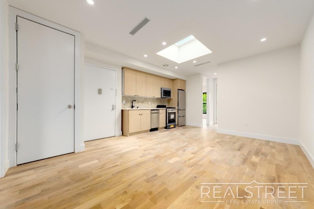 1267 Bergen Street - Photo 0