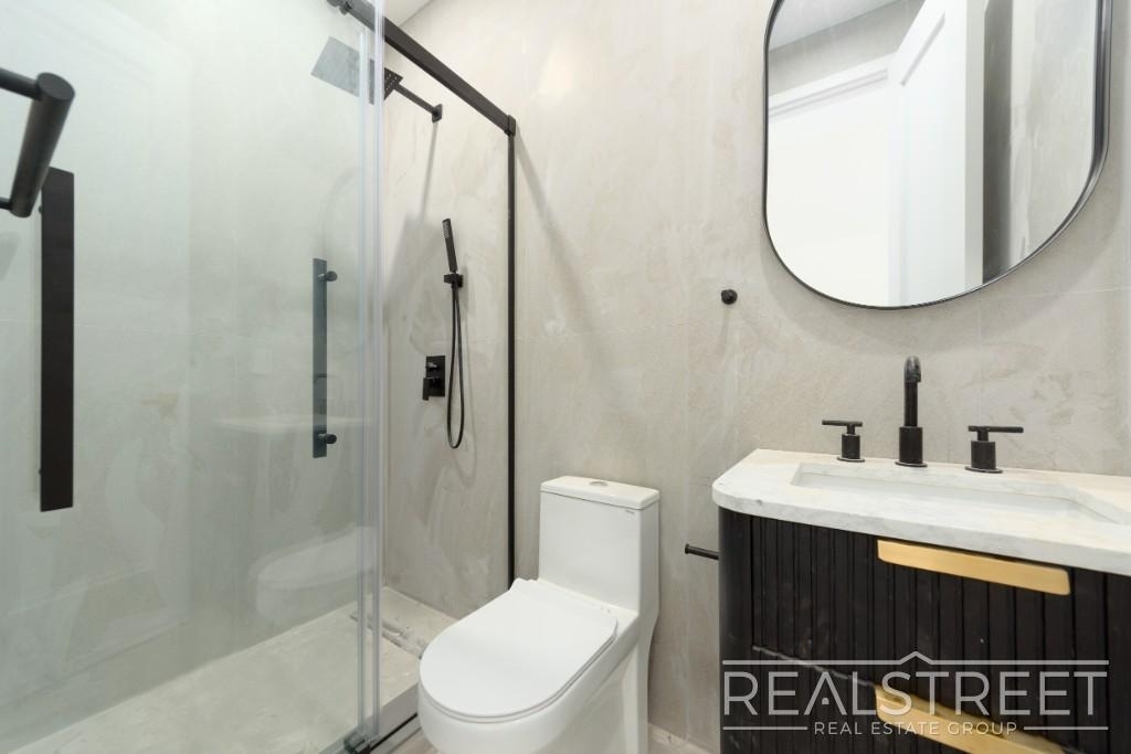 1267 Bergen Street - Photo 5