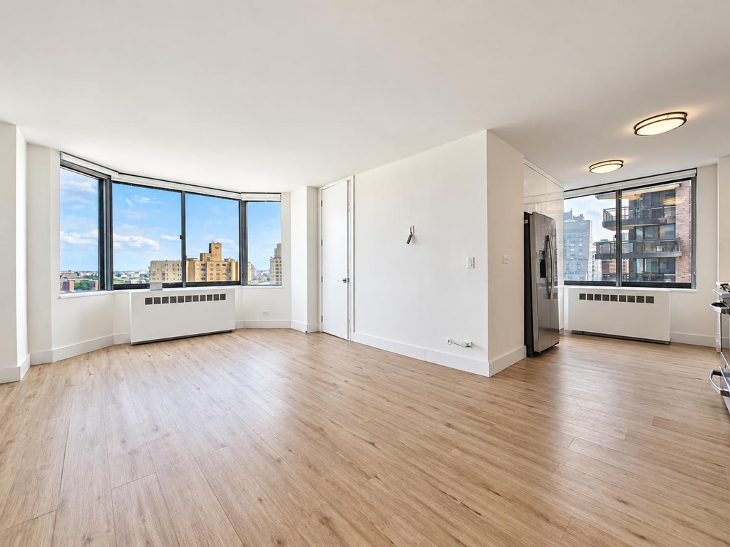 1735 York Avenue - Photo 1